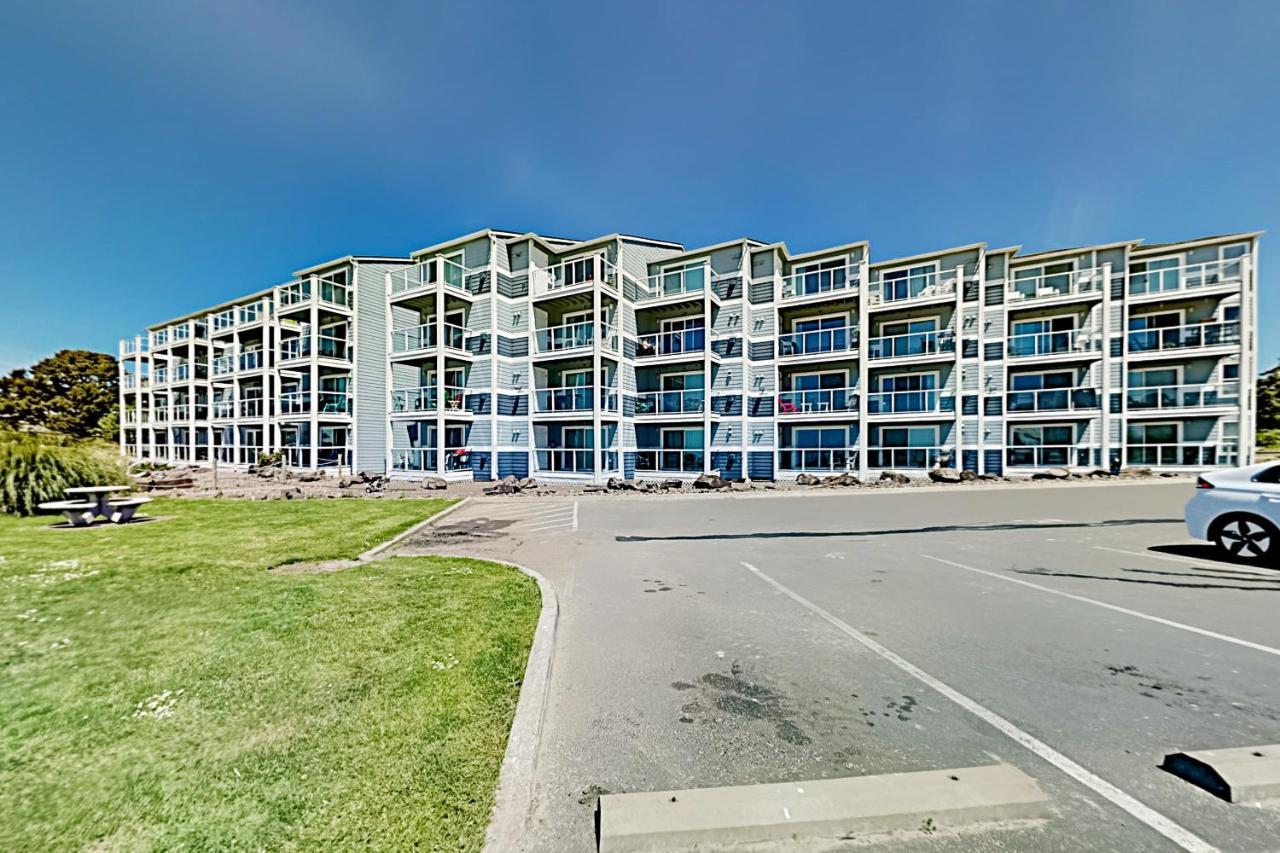 New Listing! Bay-View Beauty With Private Balcony Condo Линкън Сити Екстериор снимка